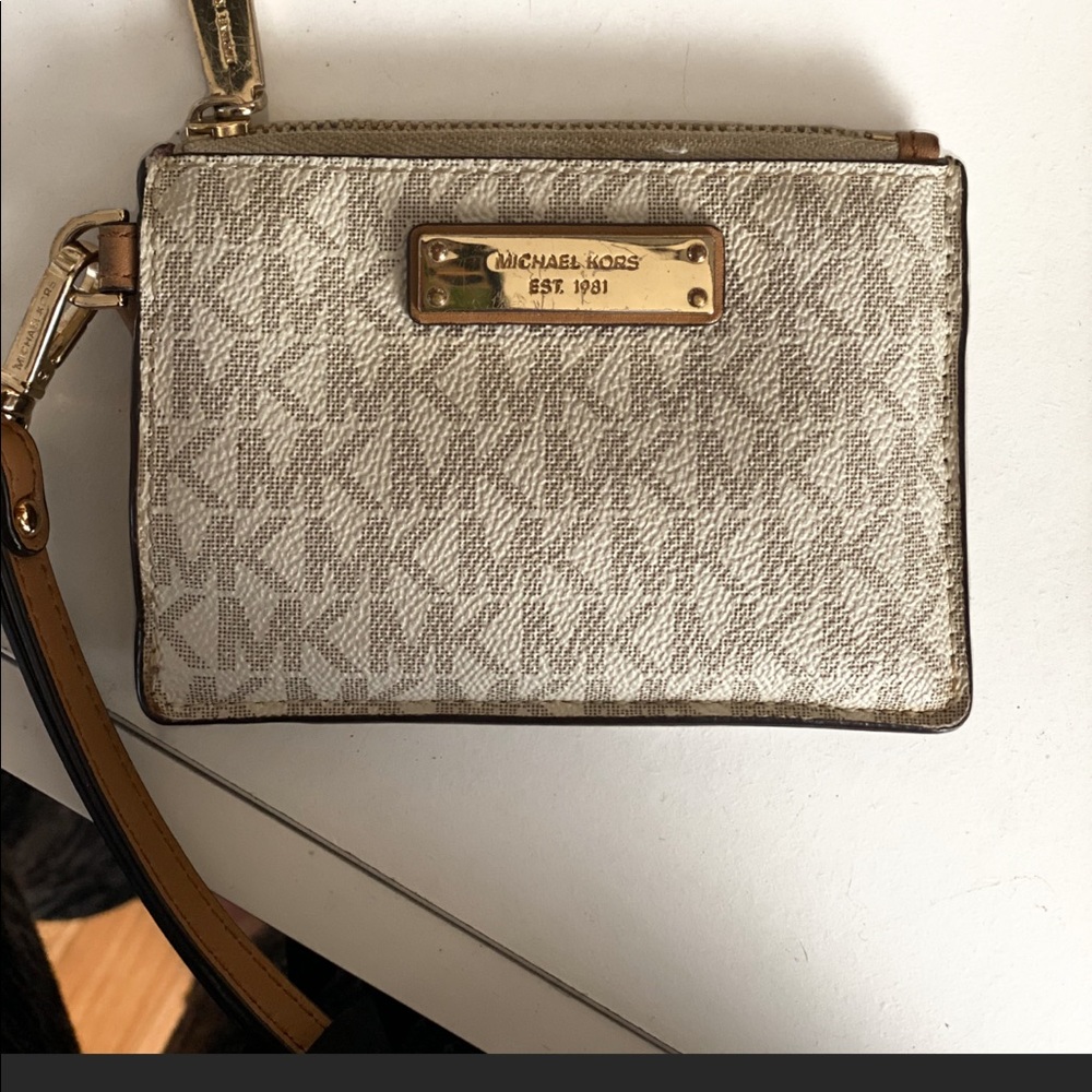 Michael kors wristlet
